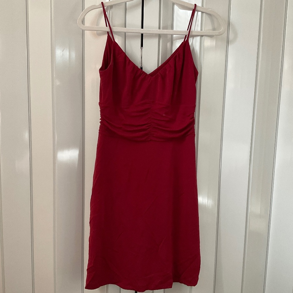 Ann Taylor LOFT Red Dress Says 4P, but I wear 2P, and this is snug on me